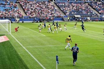 马宁主哨2026世界杯，中国裁判首登顶级赛场（配图示意）
